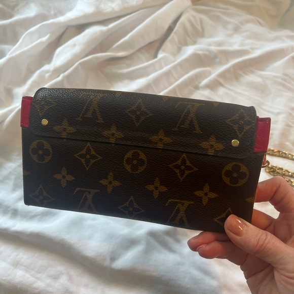 Louis Vuitton wallet on chain - Picture 6 of 14